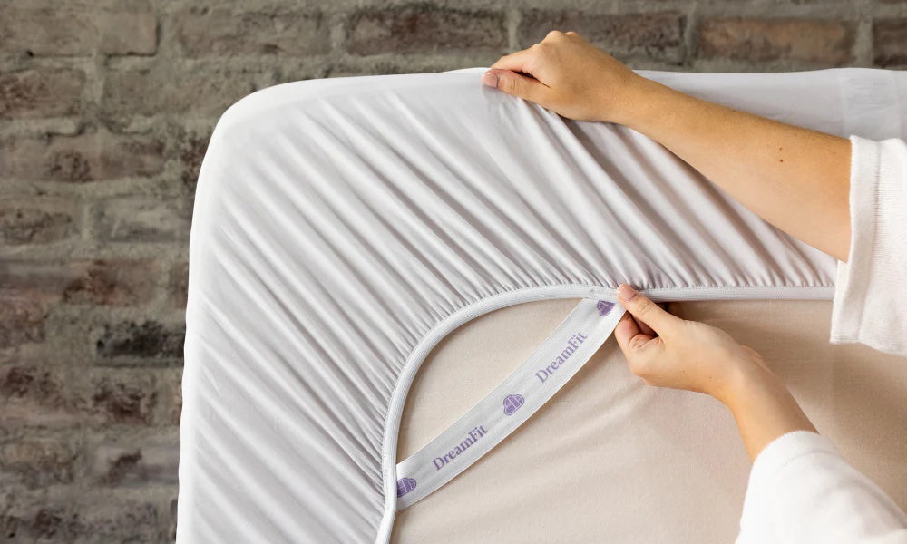 Sheets with Straps that (actually) Stay On Your Adjustable Bed – DreamFit®